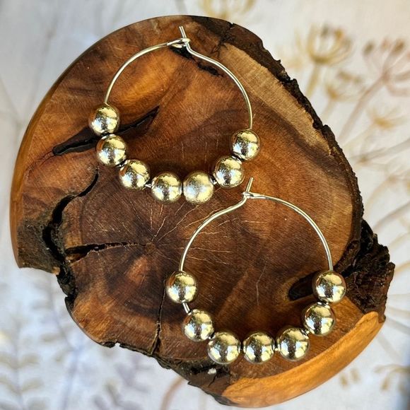 🏷️ Silver Tone Metal Beaded Hoop Earrings - Picture 2 of 3